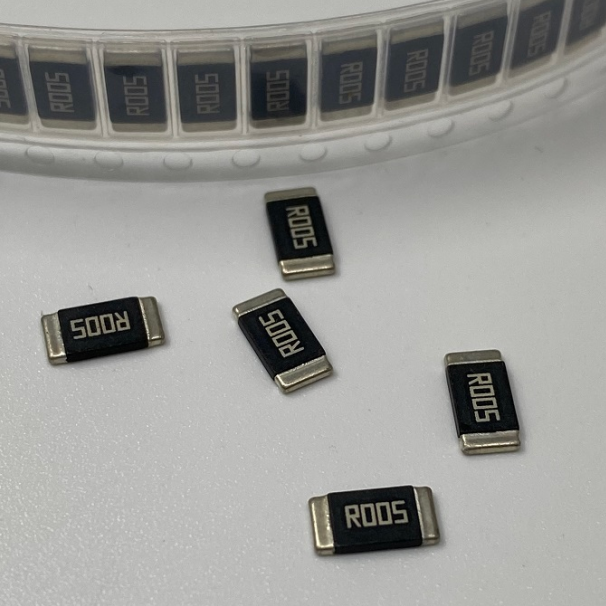 耐高温大功率贴片合金电阻简介